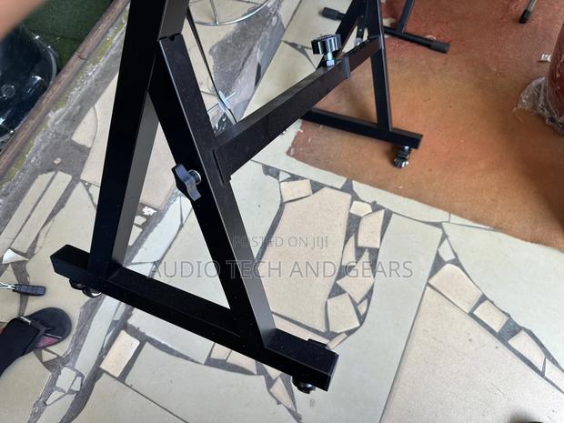 Z-Frame Keyboard Stand · Photo 2