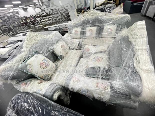 C Blue and White Textured Foreign Royal Sofa Set (3+2+1) · Photo 1