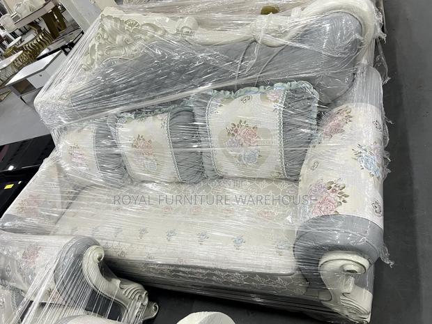 C Blue and White Textured Foreign Royal Sofa Set (3+2+1) · Photo 3
