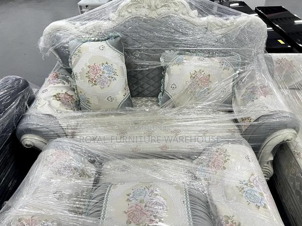 C Blue and White Textured Foreign Royal Sofa Set (3+2+1) · Photo 4