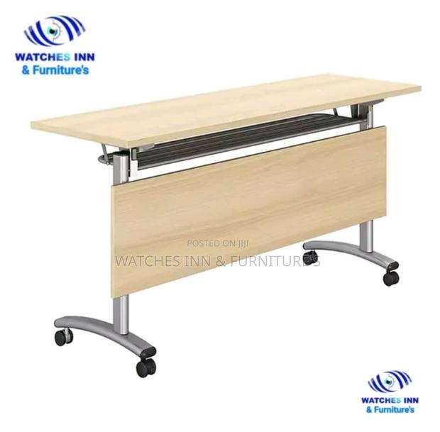 Modern Office / Computer Table( 1.04mm Length ) With Wheels · Photo 1