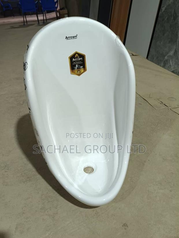 Big Urinal Pot · Photo 1