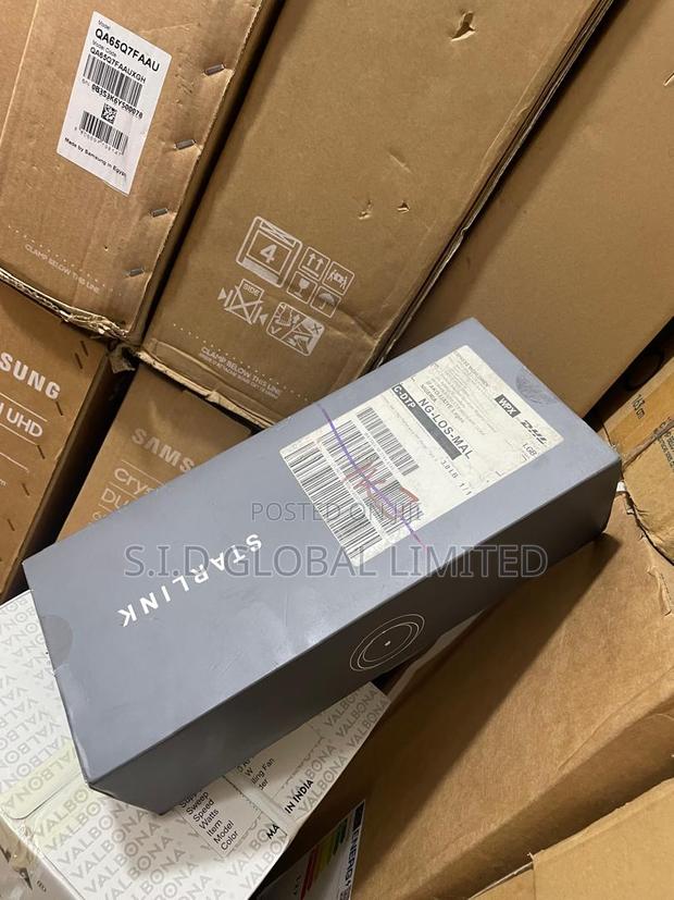 Excellent Condition Starlink Gen 3 Router Kit · Photo 1