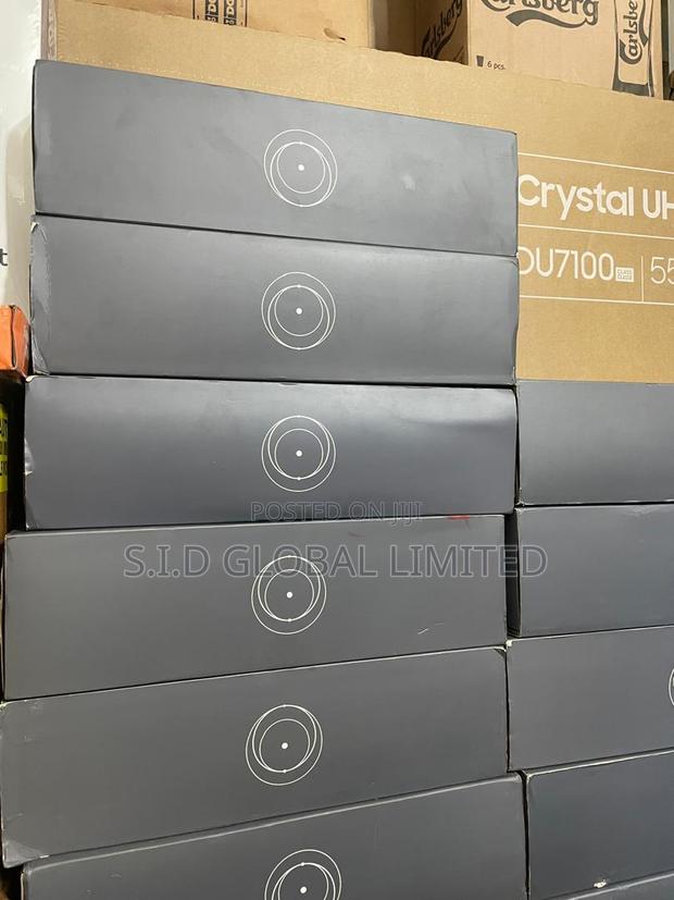 Starlink Utr-232 Gen 3 Satellite Router · Photo 1