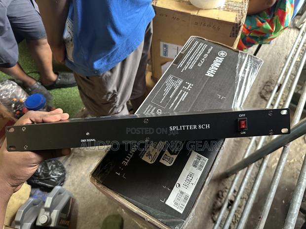 8 Channel Dmx Splitter · Photo 1