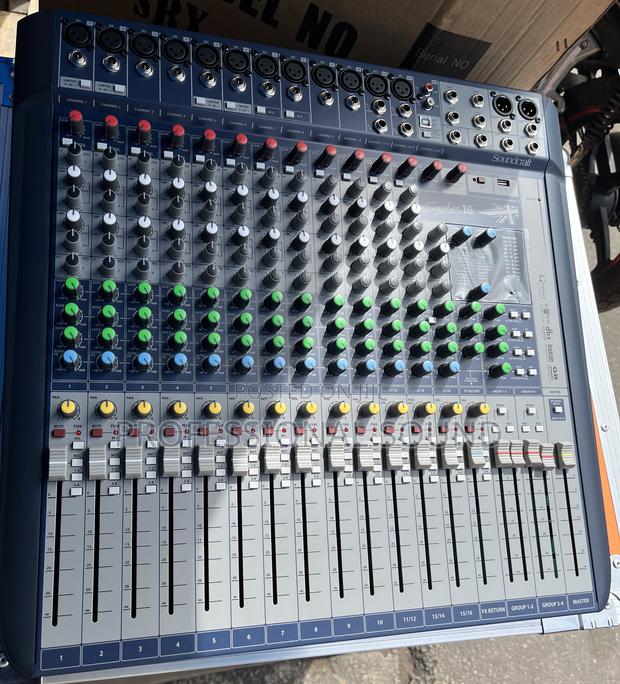 Soundcraft Signature 16 · Photo 1