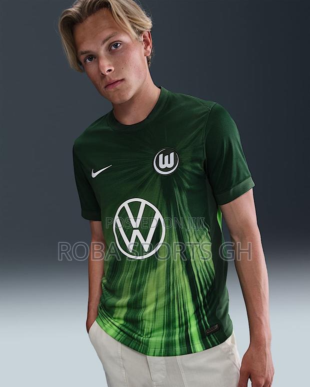2025/26 Wolfsburg Home Jersey · Photo 1