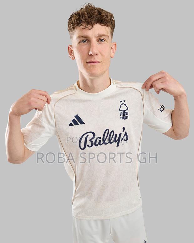 2025/26 Nottingham Forest Away Jersey · Photo 1