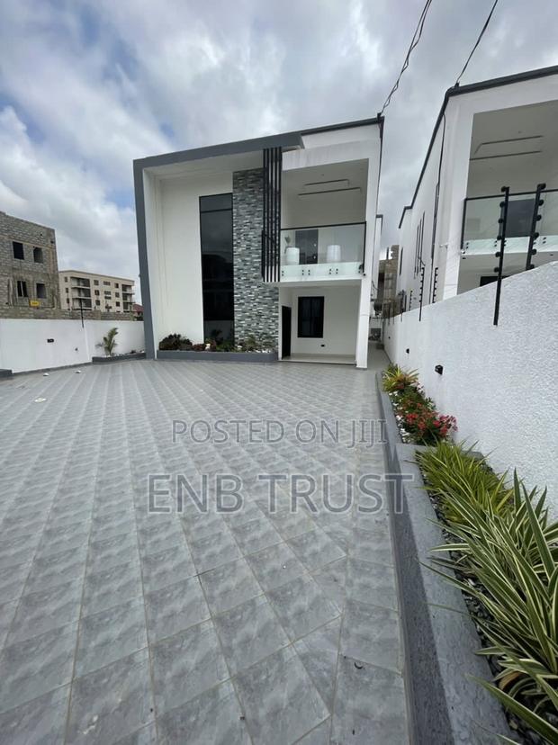 4bdrm Duplex in East Legon Hills, School Junction for sale · Photo 1