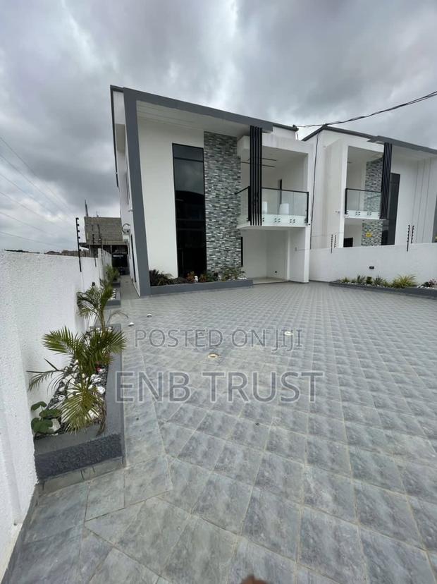 4bdrm Duplex in East Legon Hills, School Junction for sale · Photo 2