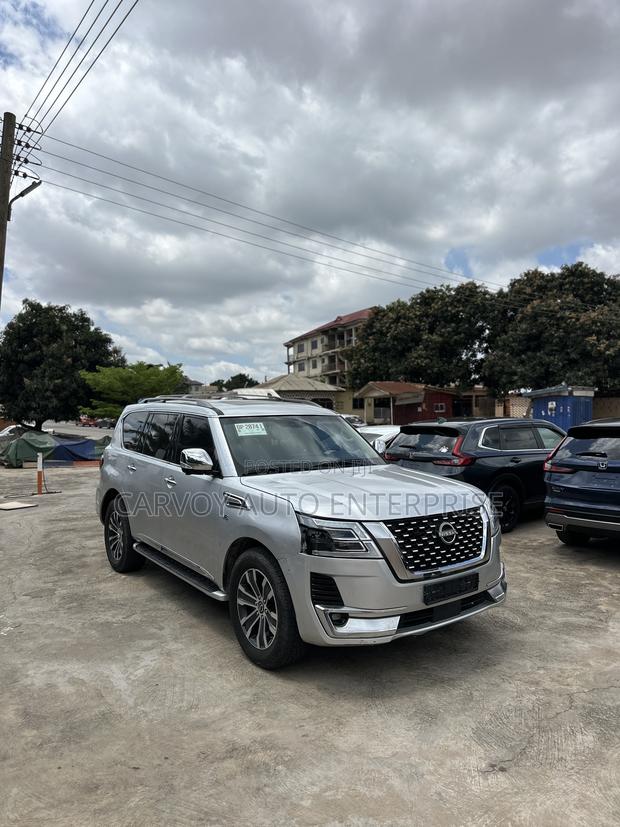 Nissan Armada Platinum AWD 2017 Silver · Photo 7
