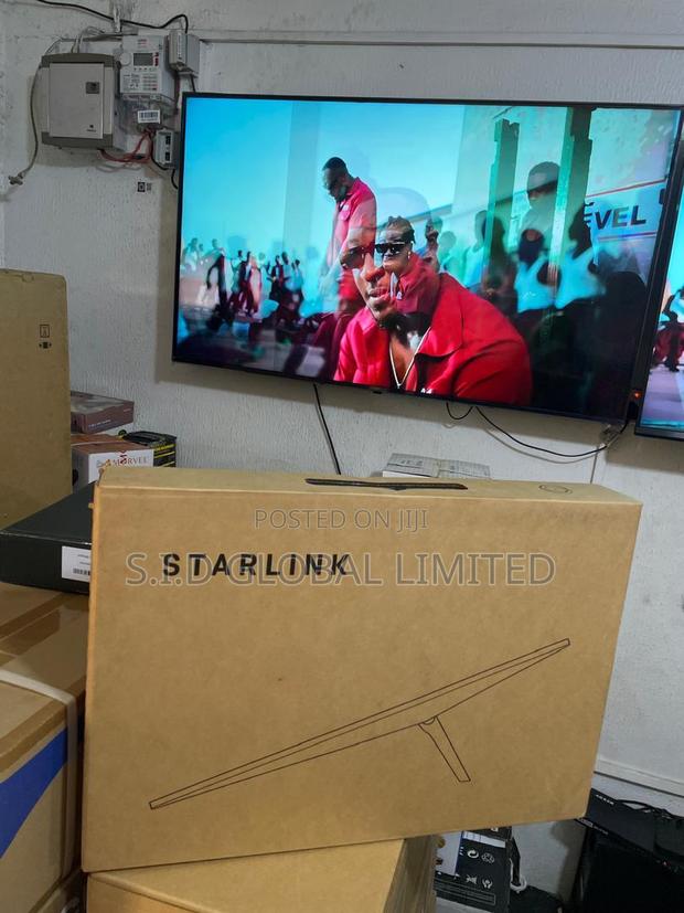 Stream Movies With Starlink Standard Gen 3 Kit · Photo 1