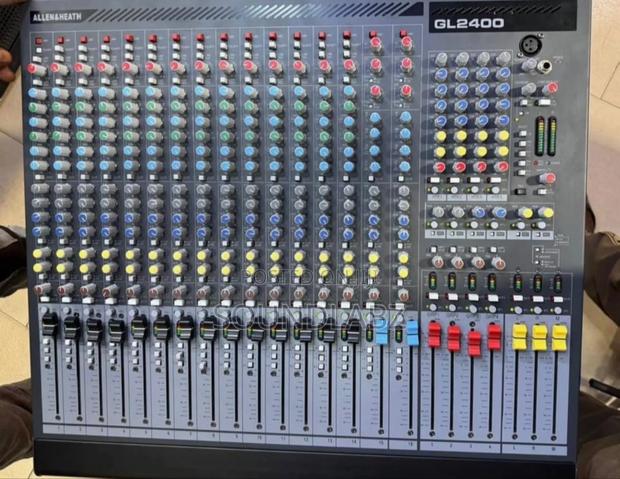 Allen & Heath Gl2400/16 16-channel Professional Mixer · Photo 1