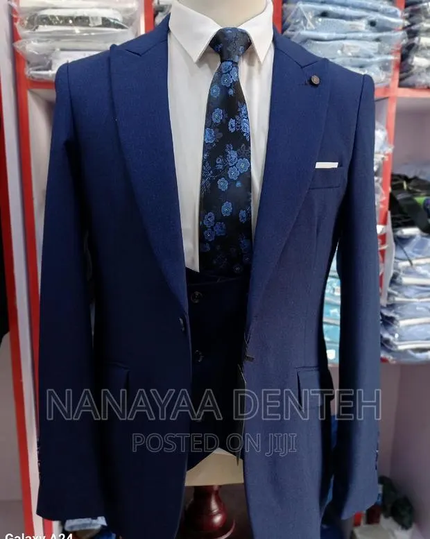 Men's Suit · Photo 1