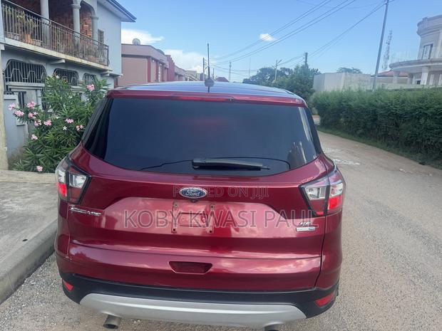 Ford Escape SE 4x4 2017 Red · Photo 6