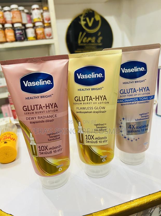 Gluta Hya Flawless Glow Lotion · Photo 1