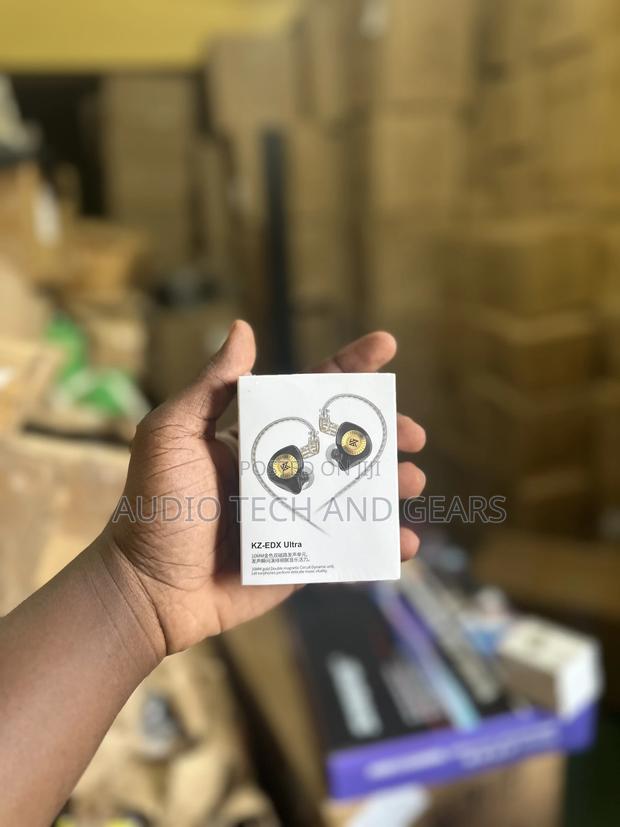 Kz Edx Ultra in Ear Monitor Earbuds · Photo 1