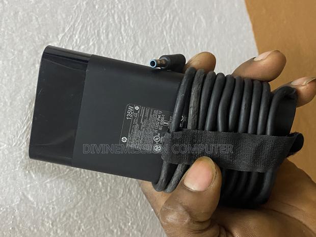 Original Hp Blue Pin 19.5v. 6.9a,135w for Hp Spectre and Omen . · Photo 5