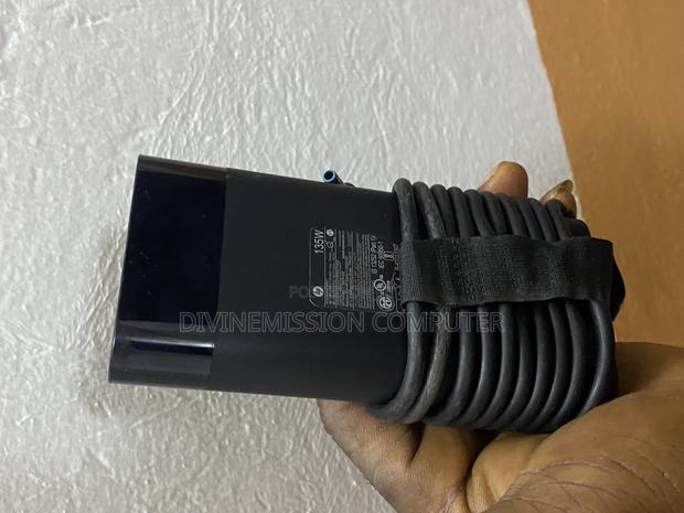 Original Hp Blue Pin 19.5v. 6.9a,135w for Hp Spectre and Omen . · Photo 7