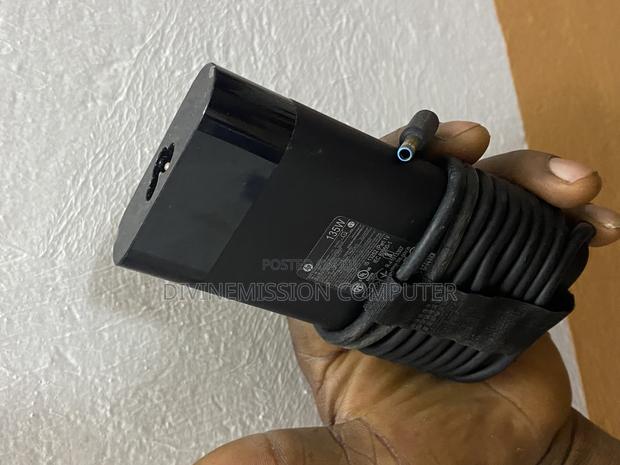 Original Hp Blue Pin 19.5v. 6.9a,135w for Hp Spectre and Omen . · Photo 3