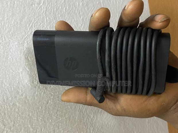 Original Hp Blue Pin 19.5v. 6.9a,135w for Hp Spectre and Omen . · Photo 8