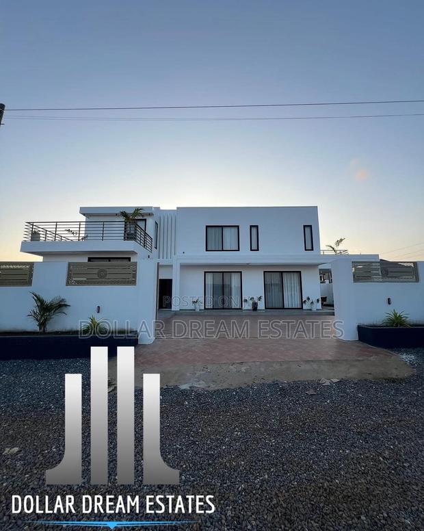 Furnished 4bdrm House in East Legon for sale · Photo 2