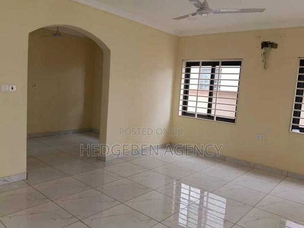 3bdrm Duplex in Adenta for rent · Photo 2