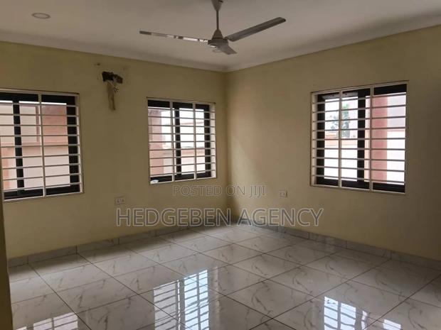3bdrm Duplex in Adenta for rent · Photo 5