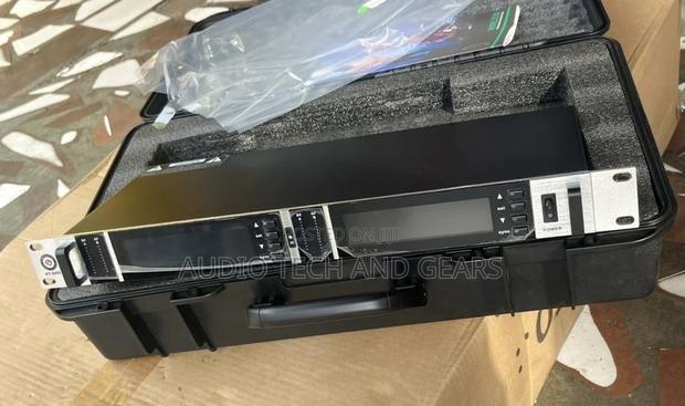 Shure Hu-5000 Wireless Microphone · Photo 3