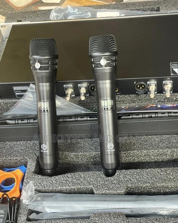 Shure Hu-5000 Wireless Microphone · Photo 2