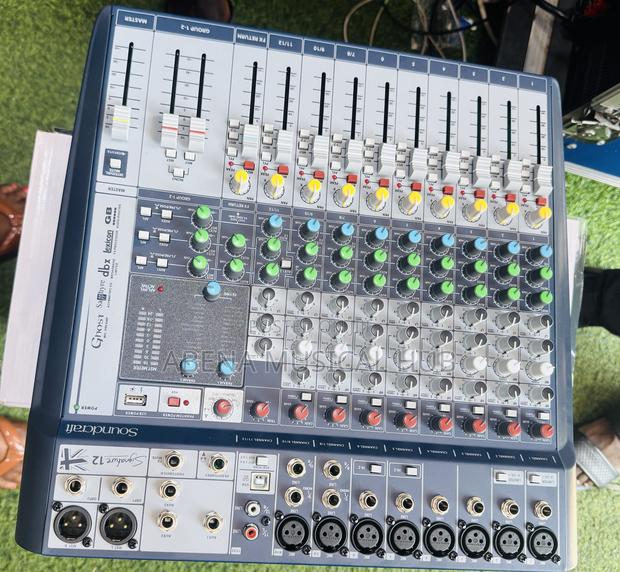12 Channel Sound Craft Singnature Mixer · Photo 2