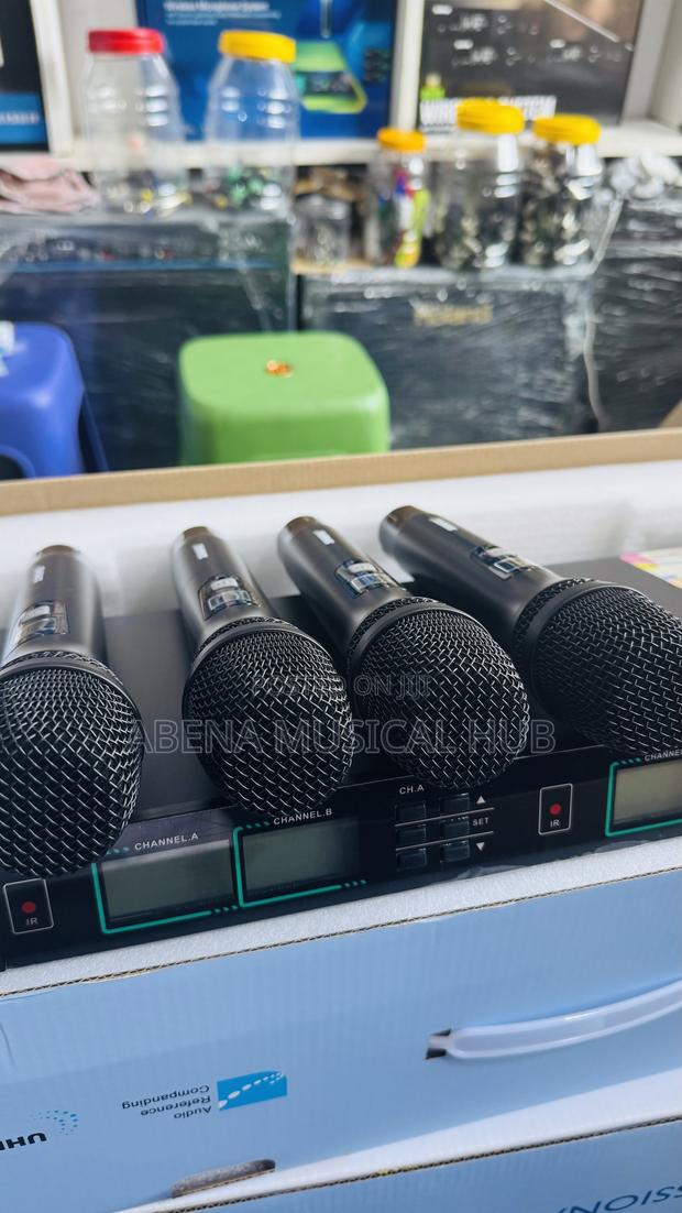 Shure Uhf Professional Wireless Microphone 4 In 1 · Photo 4