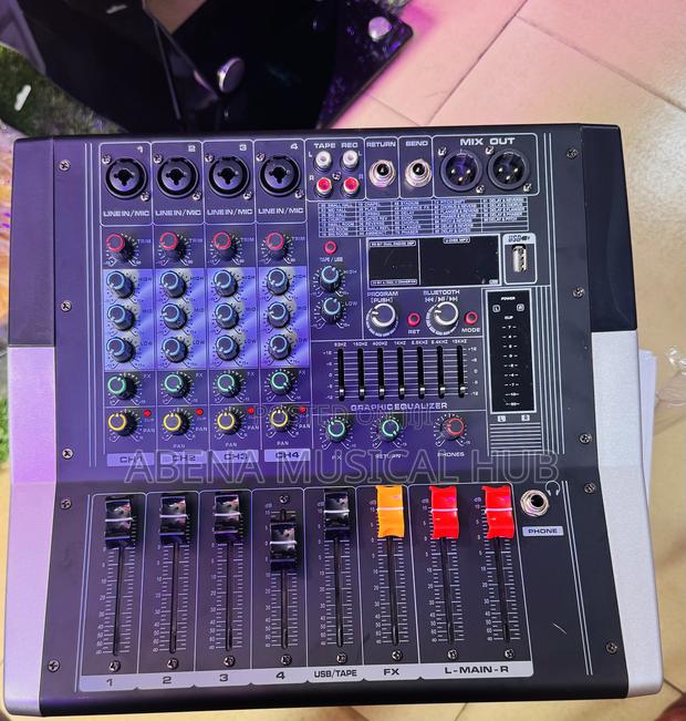 Kv 4 Channel Powered Mixer · Photo 3