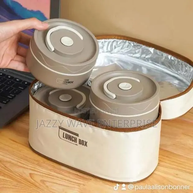 4 Bowls Lunch Box · Photo 1