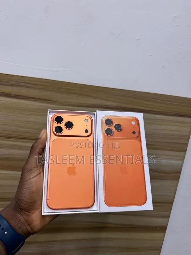 New Apple iPhone 17 Pro Max 256 GB Orange · Photo 1