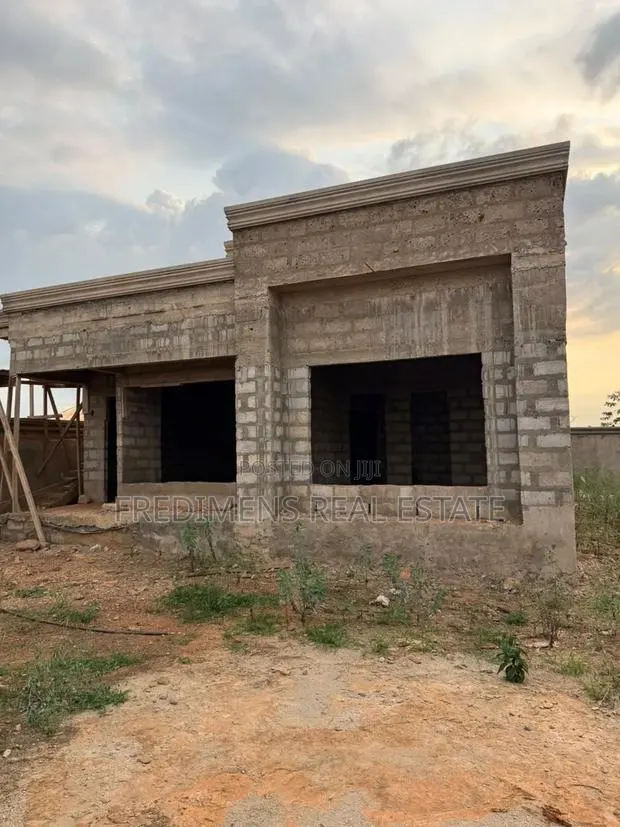 3bdrm House in Fredimens Real, Atwima Kwanwoma for sale · Photo 1