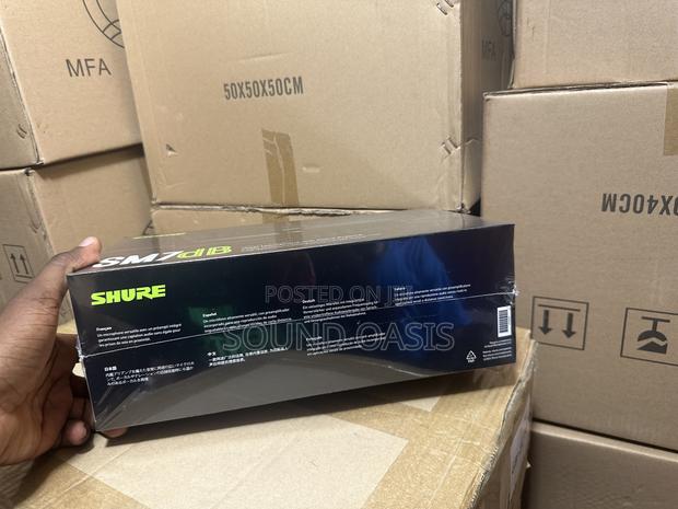 Shure Sm7db Dynamic Vocal Microphone · Photo 3