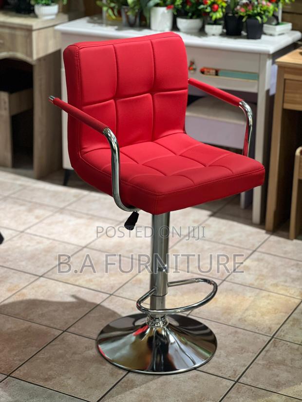 Adjustable Bar Chair · Photo 1