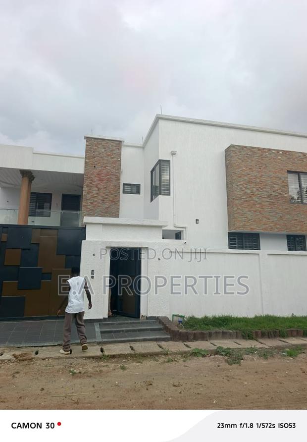 7bdrm House in E A Propeties, Ability for sale · Photo 1