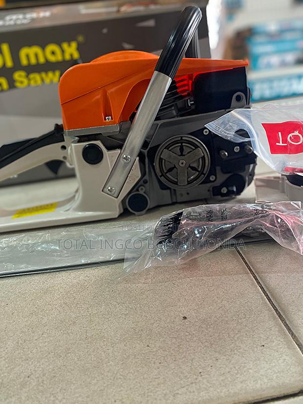 Complete Chainsaw With Bar and Chain 18 Inches (2.2horse Power) · Photo 1