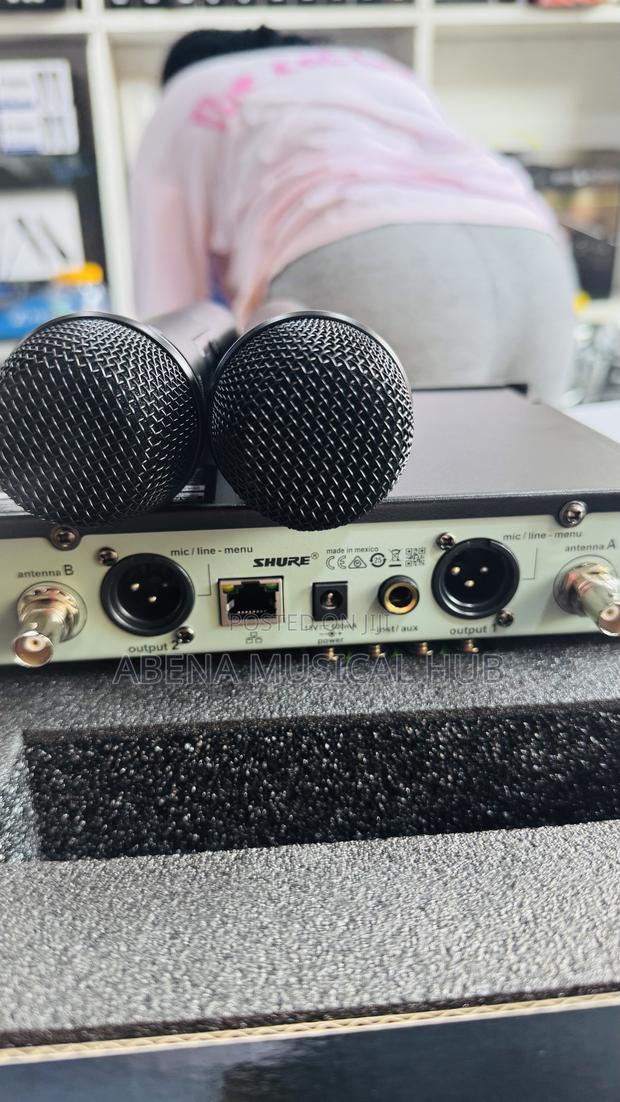 Shure SLX-D 2 in 1 Microphone · Photo 3