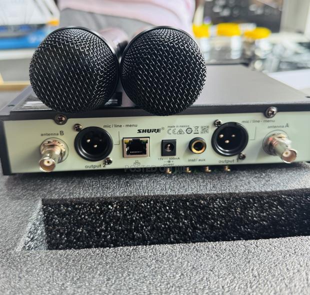 Shure SLX-D 2 in 1 Microphone · Photo 4