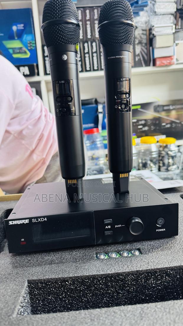 Shure SLX-D 2 in 1 Microphone · Photo 1