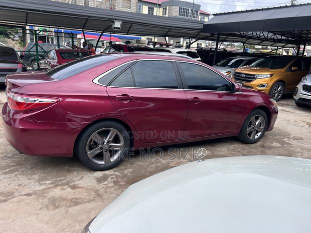 Toyota Camry 2016 Red · Photo 3