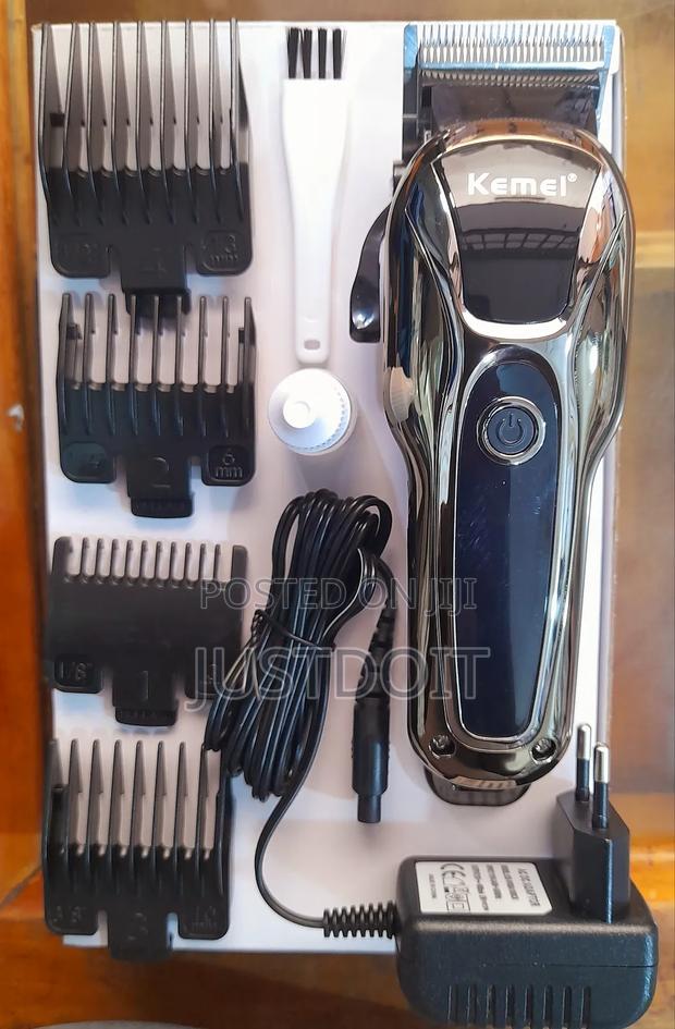 Kemei 1990 Rechargeable Trimmer / Shaver · Photo 1