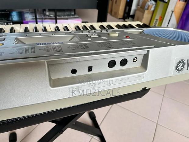 PSR 275_ 61 Keys_ Keyboard_ Piano · Photo 6