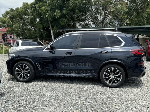 BMW X5 M50i 2021 Black · Photo 2
