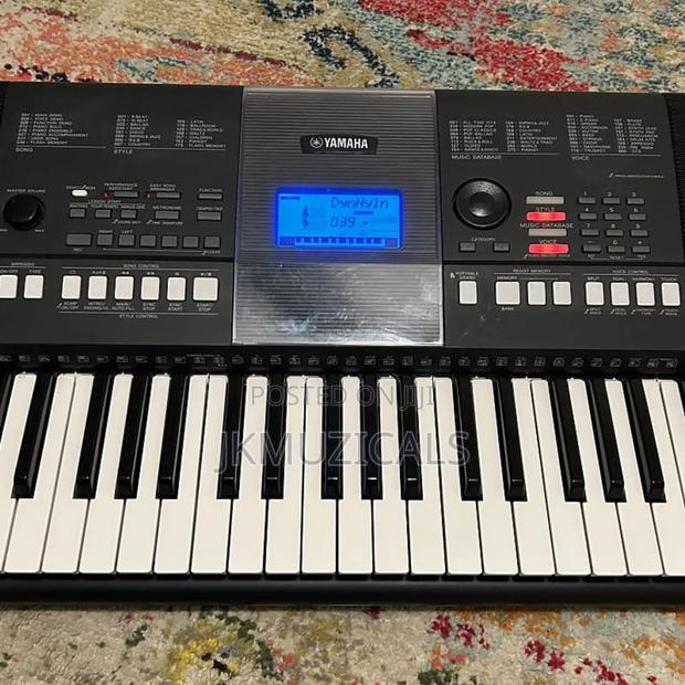 PSR 423_ 61 Keys Electronic Keyboard _ Piano · Photo 4