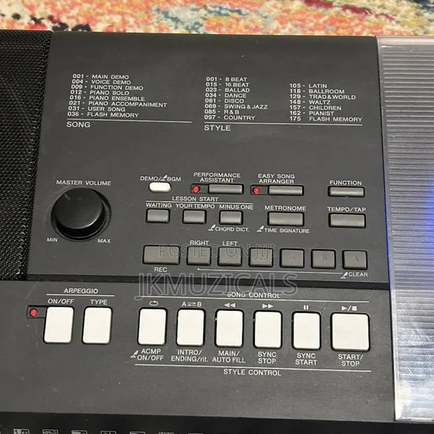PSR 423_ 61 Keys Electronic Keyboard _ Piano · Photo 6