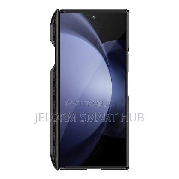 Samsung Fold 6 Frosted Shield Case · Photo 4